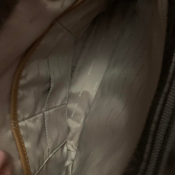 COPY - Michael Kors Tote - Picture 2 of 14